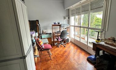 VENTA - CASA 4 AMBIENTES CON COCHERA Y GALPON - VILLA MADERO