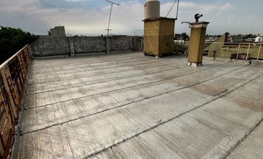 VENTA - CASA 4 AMBIENTES CON COCHERA Y GALPON - VILLA MADERO