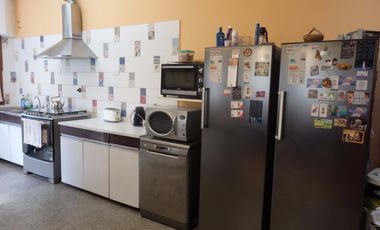 EXCELENTE CHALET 6 AMBIENTES