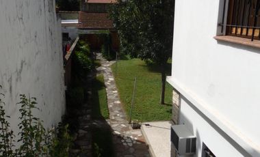 EXCELENTE CHALET 6 AMBIENTES