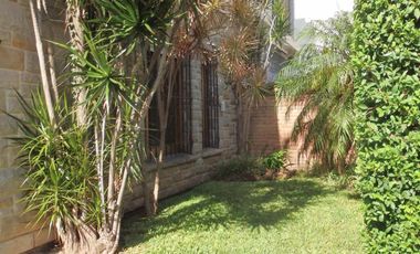 EXCELENTE CHALET 6 AMBIENTES