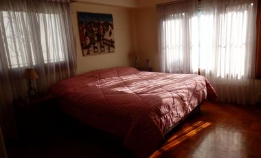 EXCELENTE CHALET 6 AMBIENTES