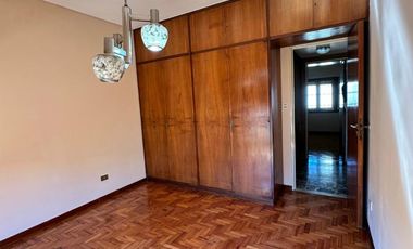 VENTA - CASA CON GALPON o LOCAL COMERCIAL - VILLA MADERO