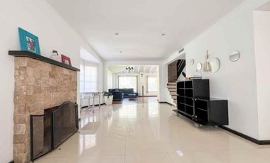 Venta de casa en Echeverria del lago- Canning