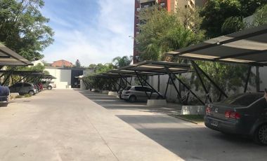 Cochera semicubierta en Temperley.