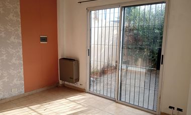 Excelente Casa 3 Ambientes EN ALQUILER, Villanueva 2800, Castelar
