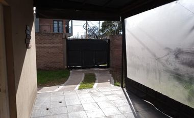Excelente Casa 3 Ambientes EN ALQUILER, Villanueva 2800, Castelar