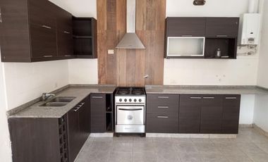 Excelente Casa 3 Ambientes EN ALQUILER, Villanueva 2800, Castelar