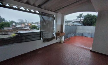 PRECIOSO PH EN VENTA SOBRE AV. LOPEZ Y PLANES - EXCELENTE UBICACIÓN. IMPERDIBLE