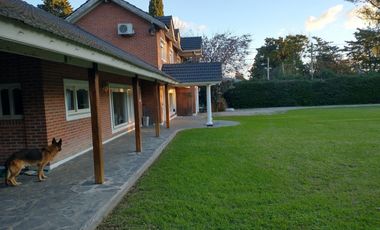 MAJESTUOSA CASA EN VENTA en VILLA ELISA- PROVINCIA DE BUENOS AIRES
