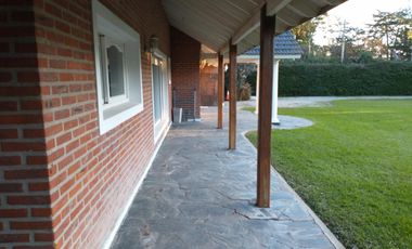 MAJESTUOSA CASA EN VENTA en VILLA ELISA- PROVINCIA DE BUENOS AIRES