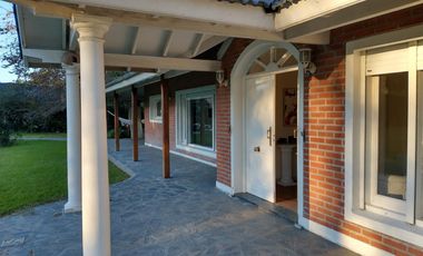 MAJESTUOSA CASA EN VENTA en VILLA ELISA- PROVINCIA DE BUENOS AIRES