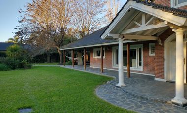 MAJESTUOSA CASA EN VENTA en VILLA ELISA- PROVINCIA DE BUENOS AIRES