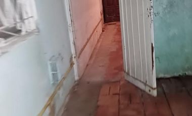 Casa en Ante esquina de 3 Ambientes y Cochera