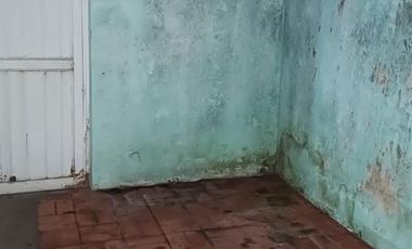 Casa en Ante esquina de 3 Ambientes y Cochera