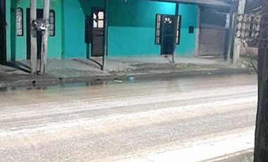 Tres departamentos sobre avenida en Ingeniero Allan, Varela