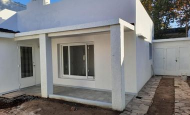 EXCELENTE CASA, RECICLADA A NUEVA,4 AMB. A ESTRENAR