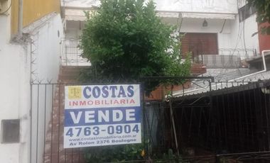 UN DEPARTAMENTO PLANTA ALTA  ( A DOS CUADRAS DE LA AV. SARRATEA ,VENDO URGENTE )