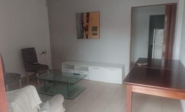 UN DEPARTAMENTO PLANTA ALTA  ( A DOS CUADRAS DE LA AV. SARRATEA ,VENDO URGENTE )