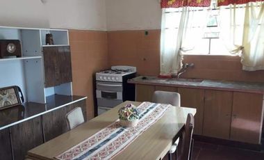 NUEVO VALOR Casa en Palomar sobre lote 10x32 -