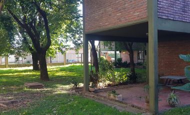 Departamento de 3 ambientes en Moron Sur, dentro de barrio cerrado con parque, con 2 amplios dormitorios con vista al parque y amplio living , cocina,