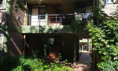 Departamento de 3 ambientes en Moron Sur, dentro de barrio cerrado con parque, con 2 amplios dormitorios con vista al parque y amplio living , cocina,