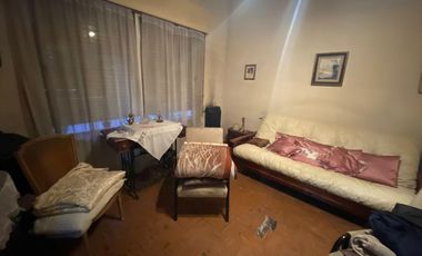 CASA 3 AMBIENTES CON COCHERA Y PATIO EN ALQUILER EN MORÓN CENTRO