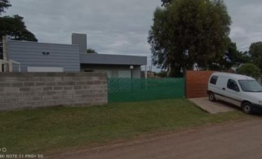 VENDO CASA MINIMALISTA EN ACANTILADOS A ESTRENAR