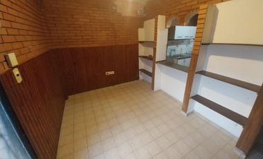 Casa 3 ambientes EN ALQUILER, Fernández de la Cruz 200, Ituzaingó
