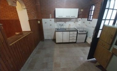 Casa 3 ambientes EN ALQUILER, Fernández de la Cruz 200, Ituzaingó