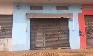 4 locales mas un salón en planta alta