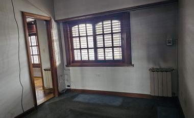 VENTA DE CASA MULTIFAMILIAR, ZONA JOSE L SUAREZ