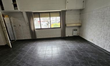 VENTA DE CASA MULTIFAMILIAR, ZONA JOSE L SUAREZ