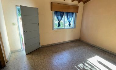 Casa de 3 ambientes en Temperley