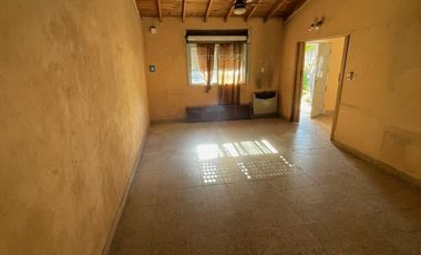 Casa de 3 ambientes en Temperley
