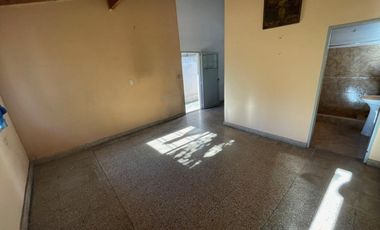 Casa de 3 ambientes en Temperley