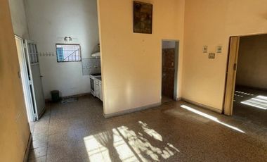 Casa de 3 ambientes en Temperley