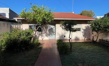 Casa de 3 ambientes en Temperley