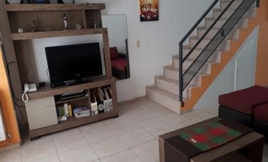 DUPLEX EN VENTA 3 AMBIENTES CON GARAGE Y FONDO LIBRE