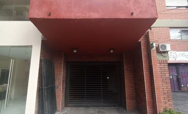 Cochera cubierta en alquiler en San Miguel con portón automático