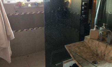 HERMOSA CASA DE 5 AMBIENTES EN VENTA MORON NORTE
