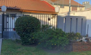 HERMOSA CASA DE 5 AMBIENTES EN VENTA MORON NORTE