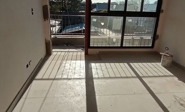 PRE VENTA DE DEPARTAMENTOS DE 2 AMBIENTES EN SEGUNDO PISO - MORON