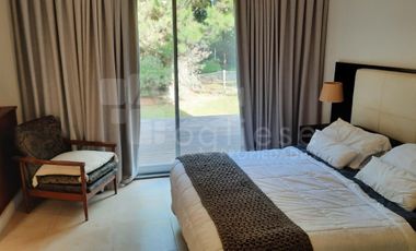 CASA 4 AMBIENTES C/GARAGE Y PARRILLA JARDÍN BARRIO COSTA ESMERALDA