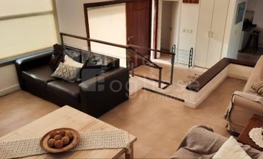 CASA 4 AMBIENTES C/GARAGE Y PARRILLA JARDÍN BARRIO COSTA ESMERALDA