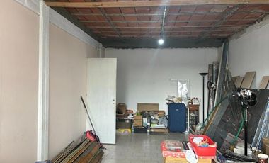 Amplia oficina de cinco ambientes en venta