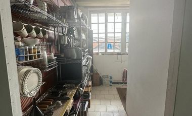 Amplia oficina de cinco ambientes en venta