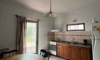 Casa de 3 AMBIENTES en venta