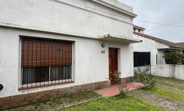 Casa de 3 AMBIENTES en venta