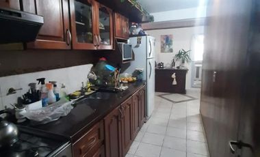 CASA EN VENTA EN ZONA SUR CON  4 DORMITORIOS + PILETA
